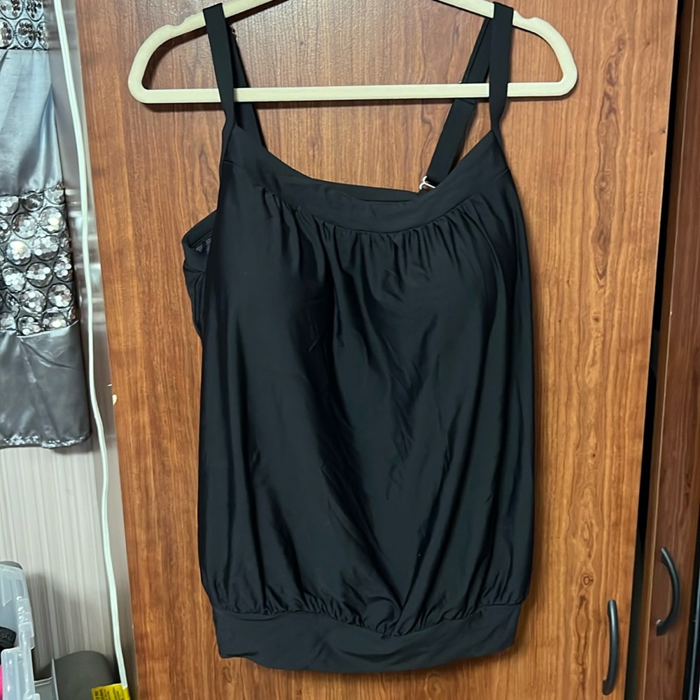 Be without tags . Bathing suit top